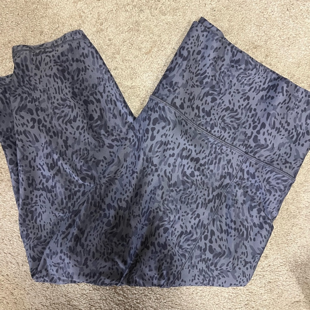 Athleta legging, salutation stash capri